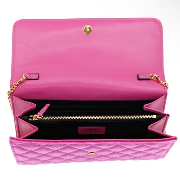 Versace La Medusa Chain crossbody velvet quilted fuchsia clutch NWT! - Picture 6 of 7
